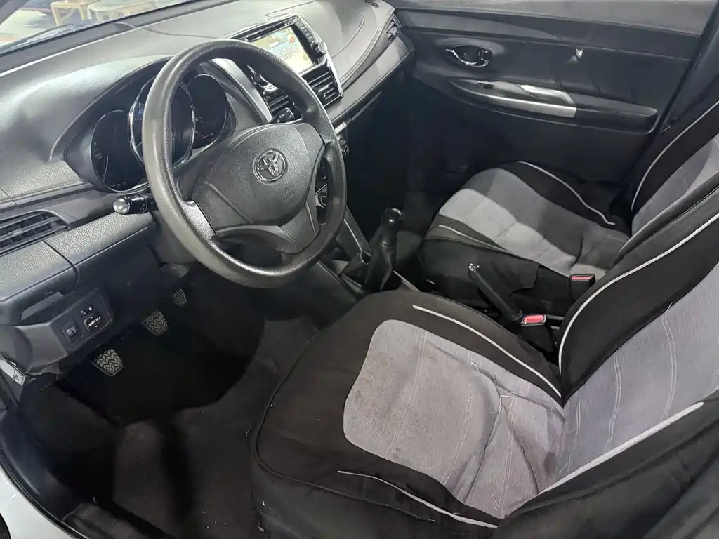 Toyota Yaris L — миниатюра 3