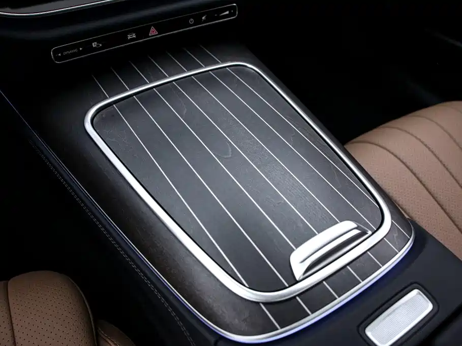 Mercedes-Benz E-Class — миниатюра 10