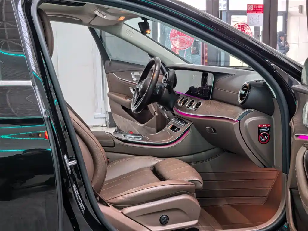 MERCEDES-BENZ E CLASS