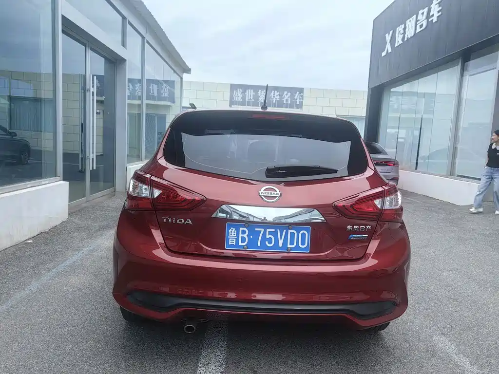 Nissan Tiida — миниатюра 5
