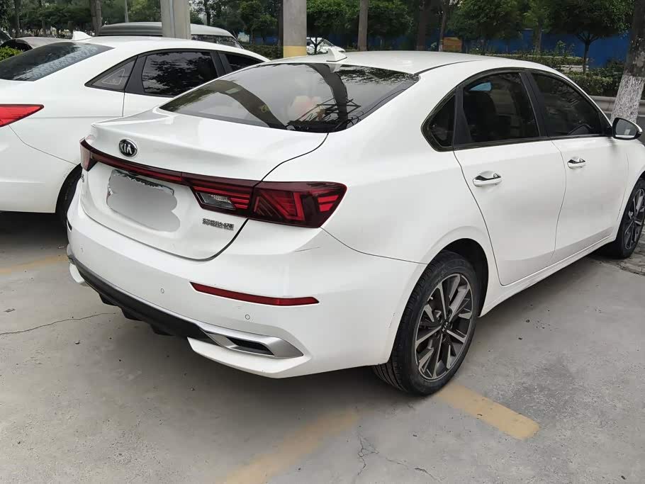 Kia K3 1.5 л 2021 г. Белый, пробег 30200 км