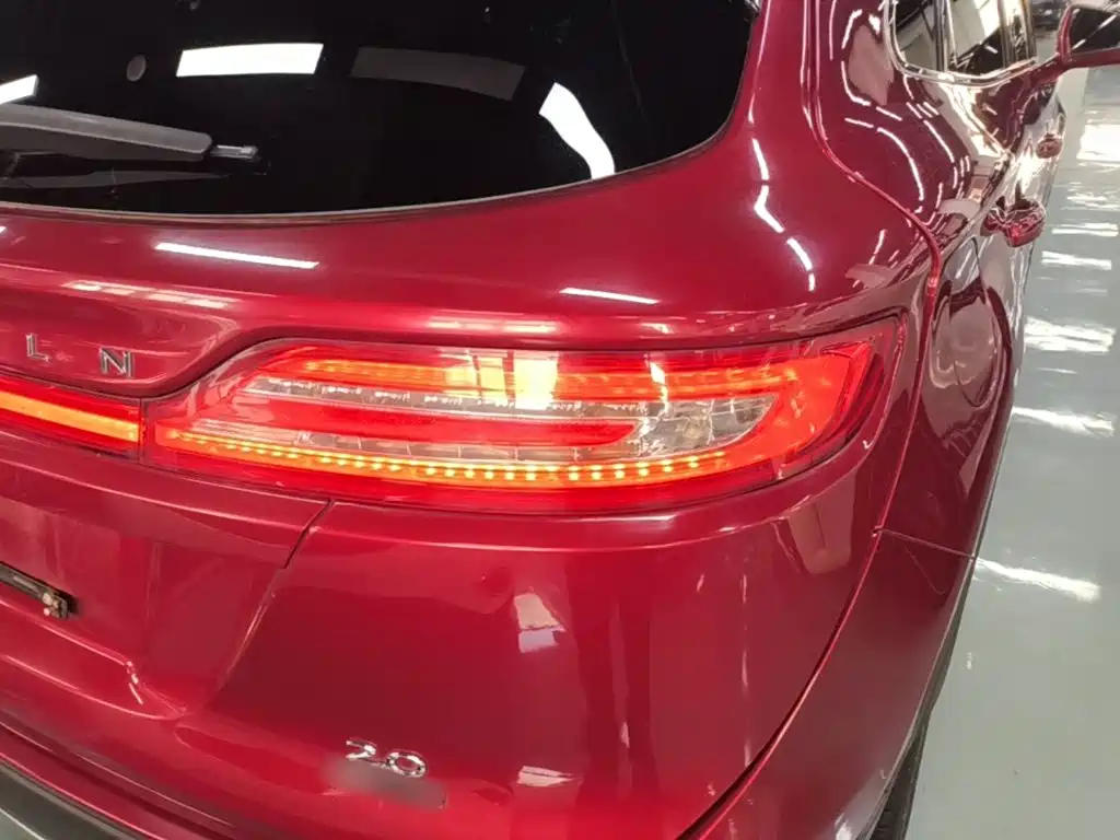 Lincoln MKC — миниатюра 8