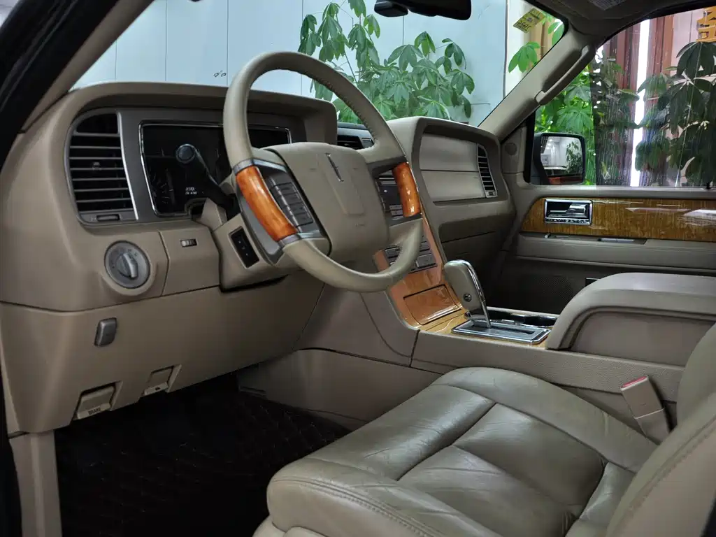 Lincoln Navigator — миниатюра 4