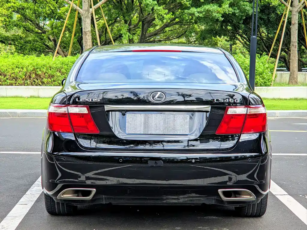 Lexus LS — миниатюра 18
