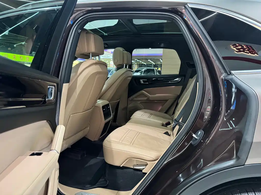 Porsche Cayenne — миниатюра 11
