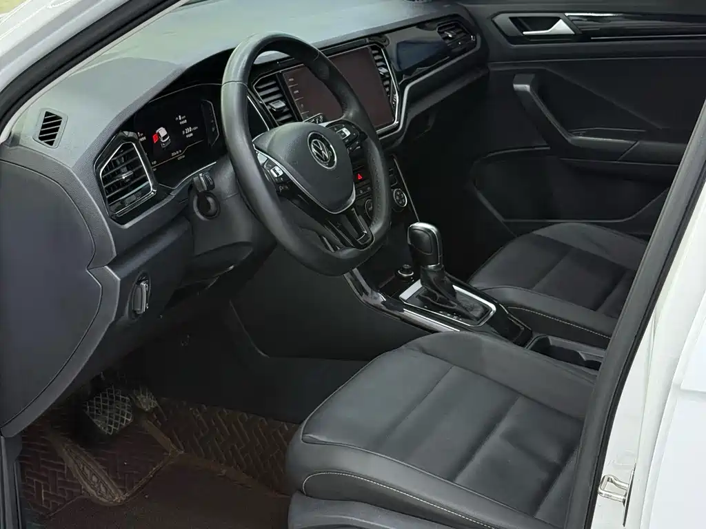 Volkswagen T-Roc 2022 280TSI DSG PLUS