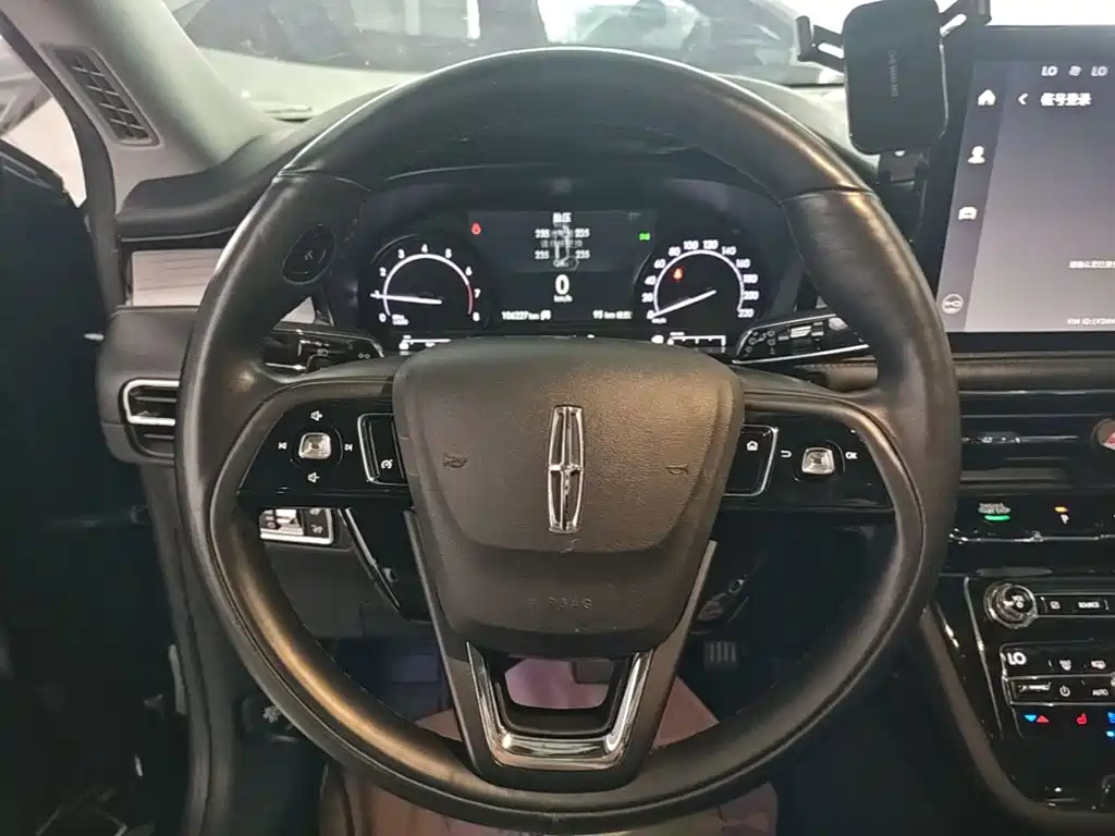 Lincoln Corsair — миниатюра 11