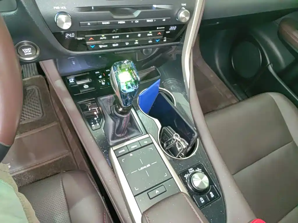 Lexus RX — миниатюра 14