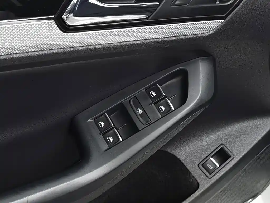 Volkswagen Sagitar — миниатюра 9