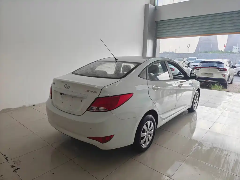Hyundai Verna — миниатюра 15