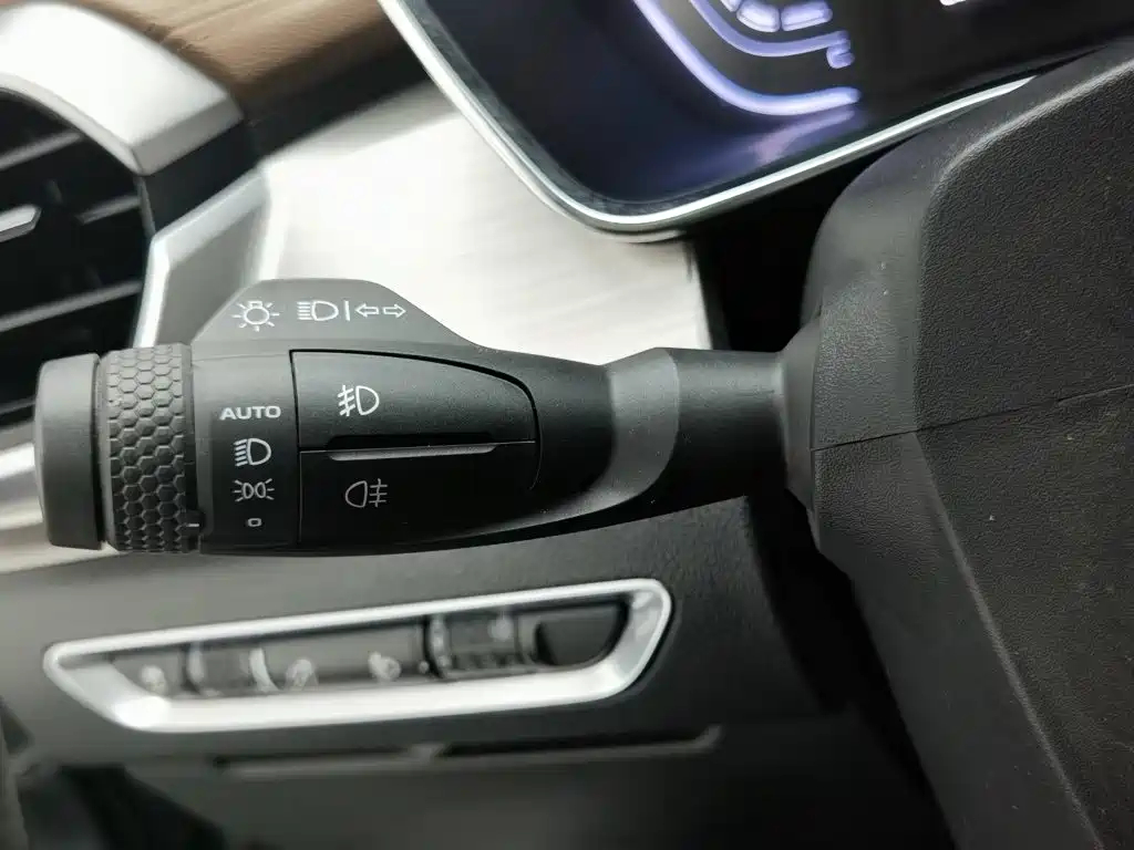 Geely Binyue — миниатюра 21