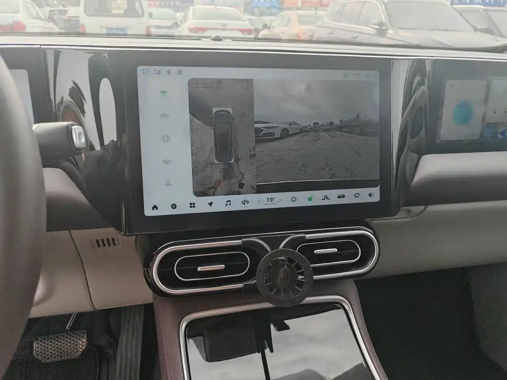 Leapmotor Leapmotor C11 — миниатюра 8