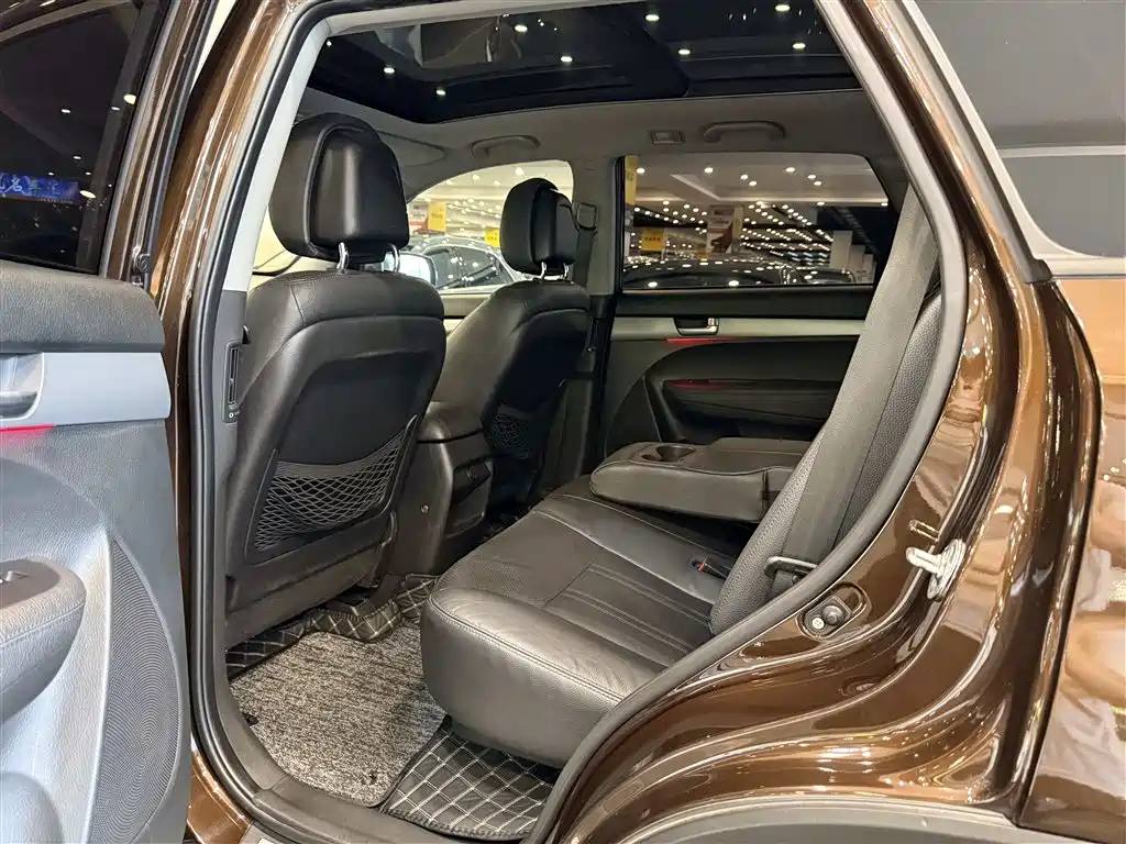 Kia Sorento — миниатюра 5