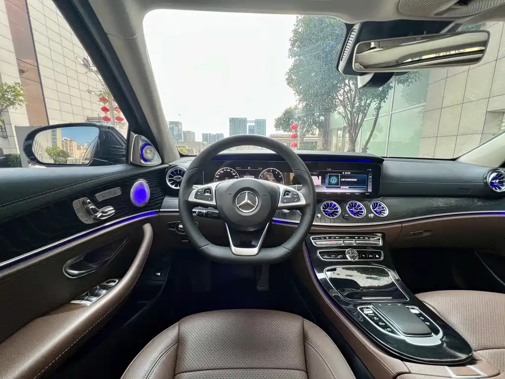 Mercedes-Benz E-Class — миниатюра 23