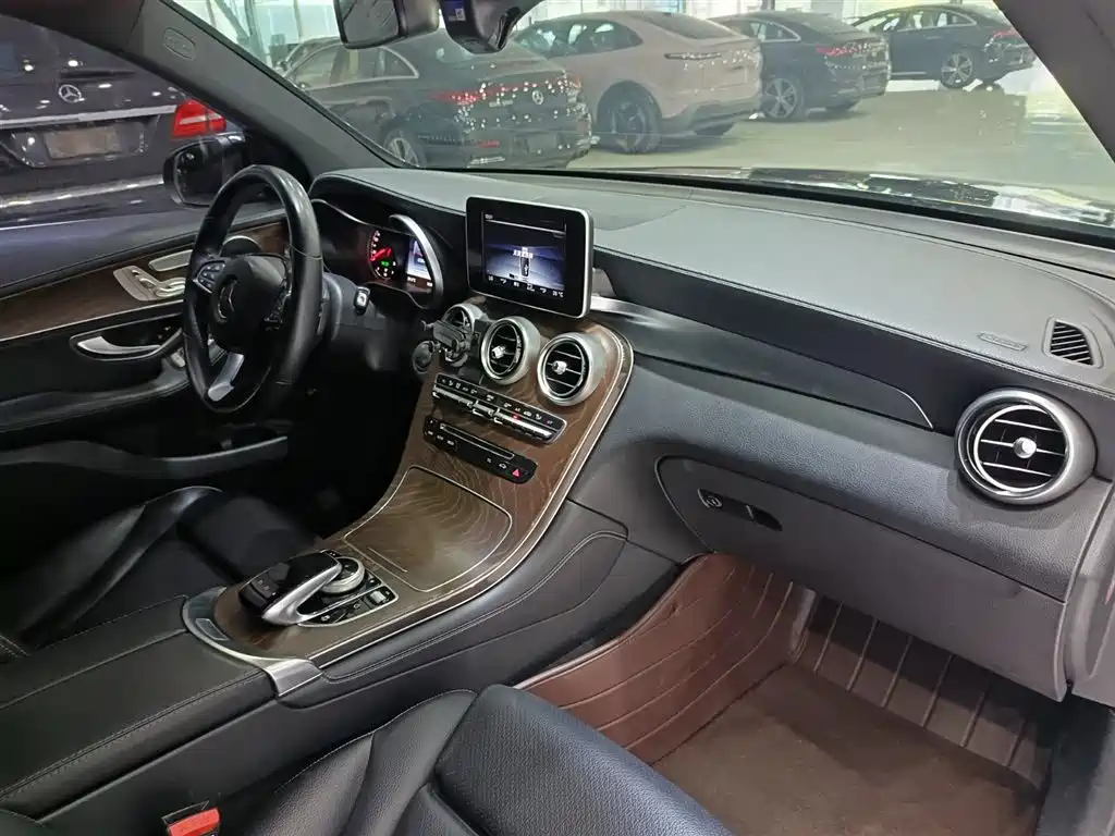 Mercedes-Benz GLC — миниатюра 9