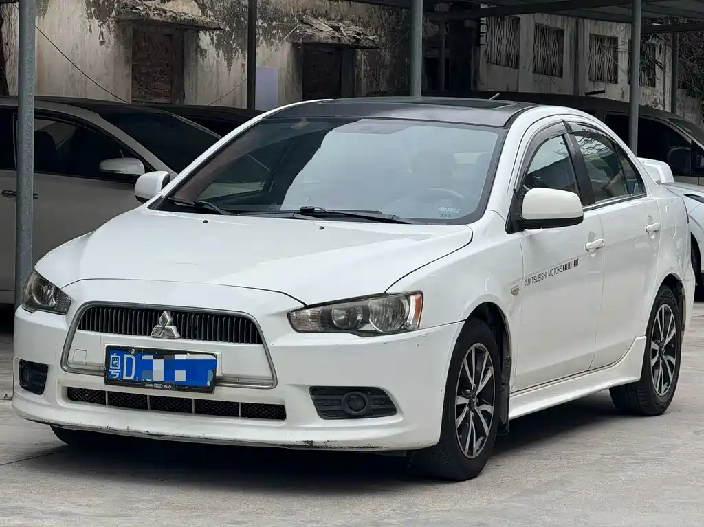 Mitsubishi Lancer EX 2013