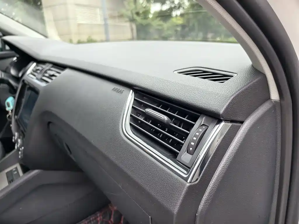 Skoda Octavia — миниатюра 12