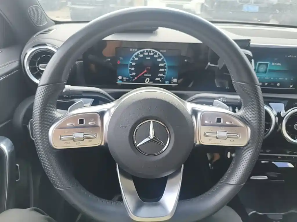 Mercedes-Benz A-Class — миниатюра 11