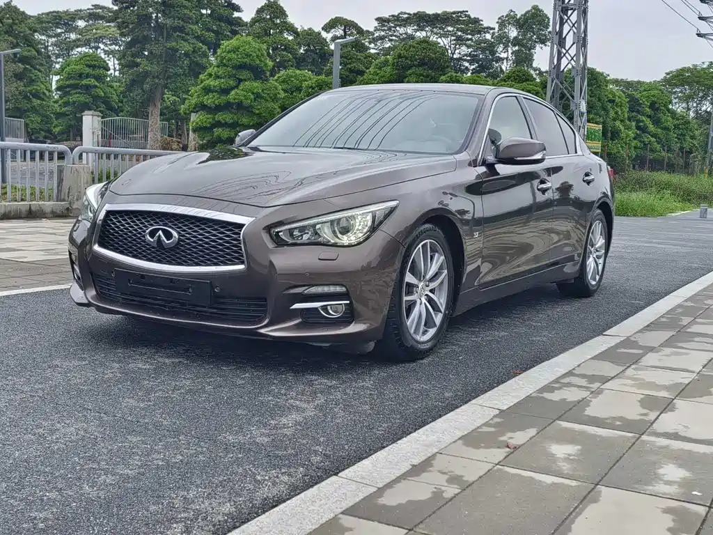Infiniti Q50 2014