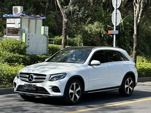 MERCEDES-BENZ GLC