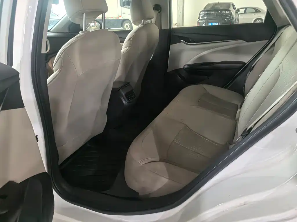 Buick Excelle — миниатюра 3