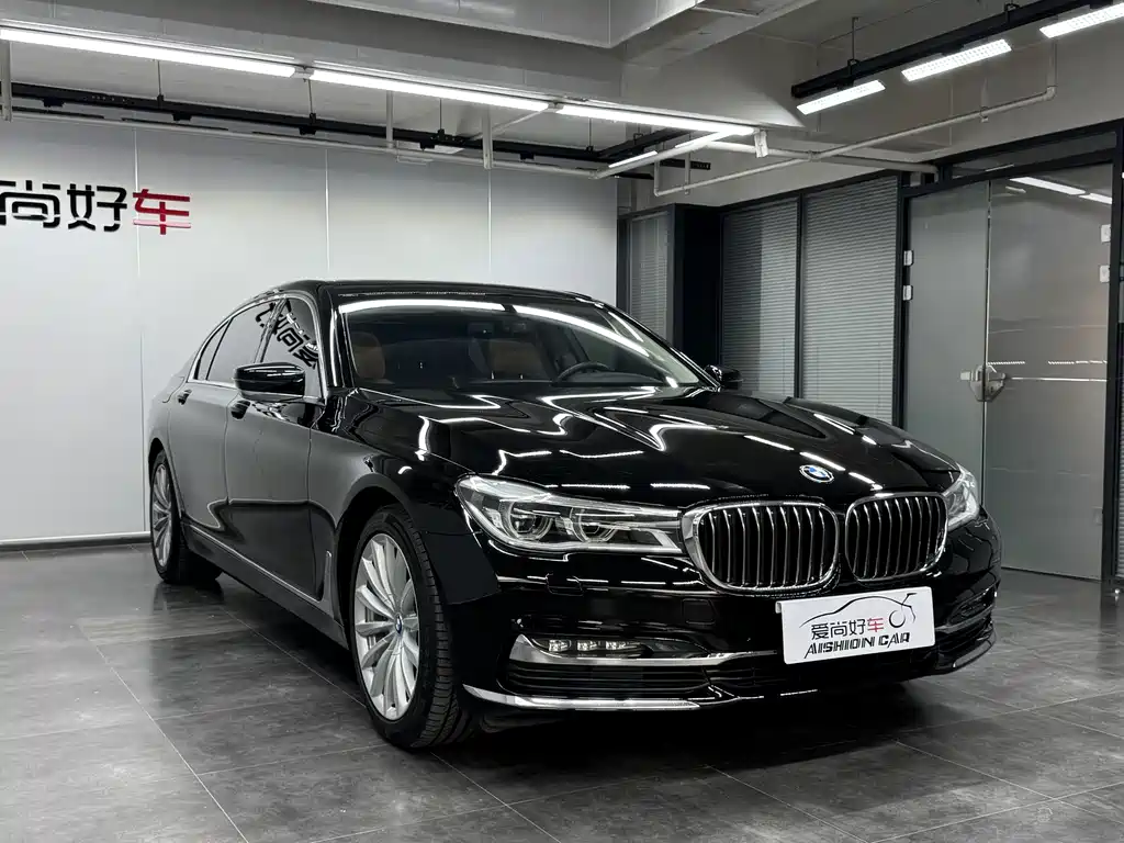 BMW 7 Series — миниатюра 3