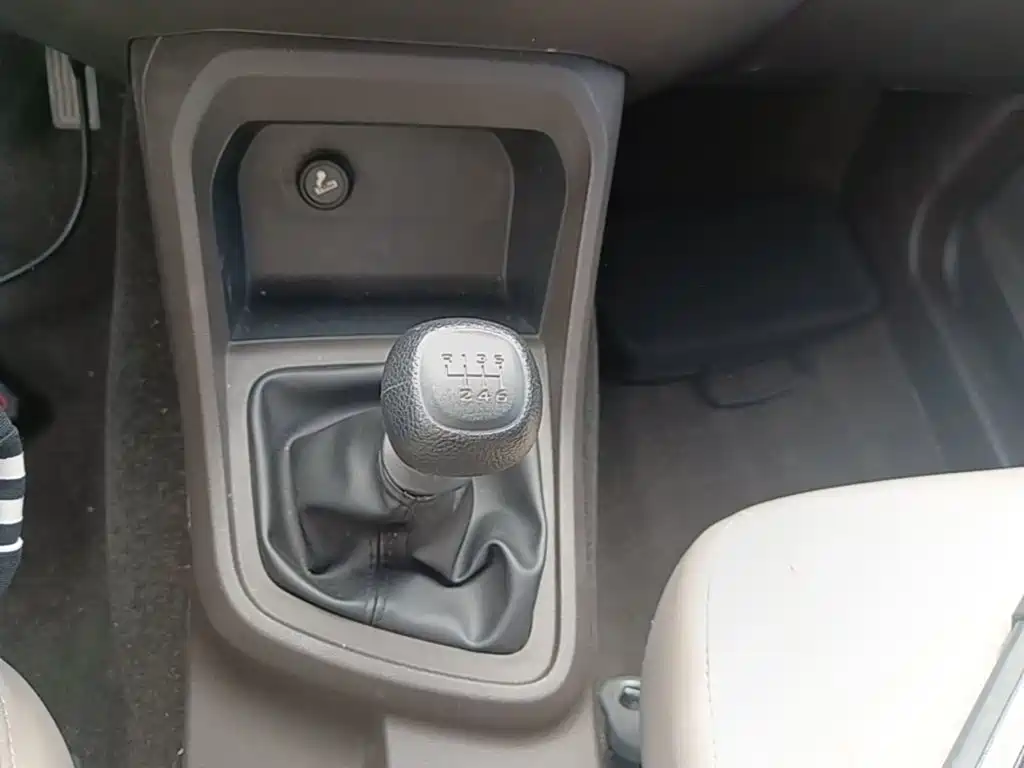 Wuling Hongguang V — миниатюра 14