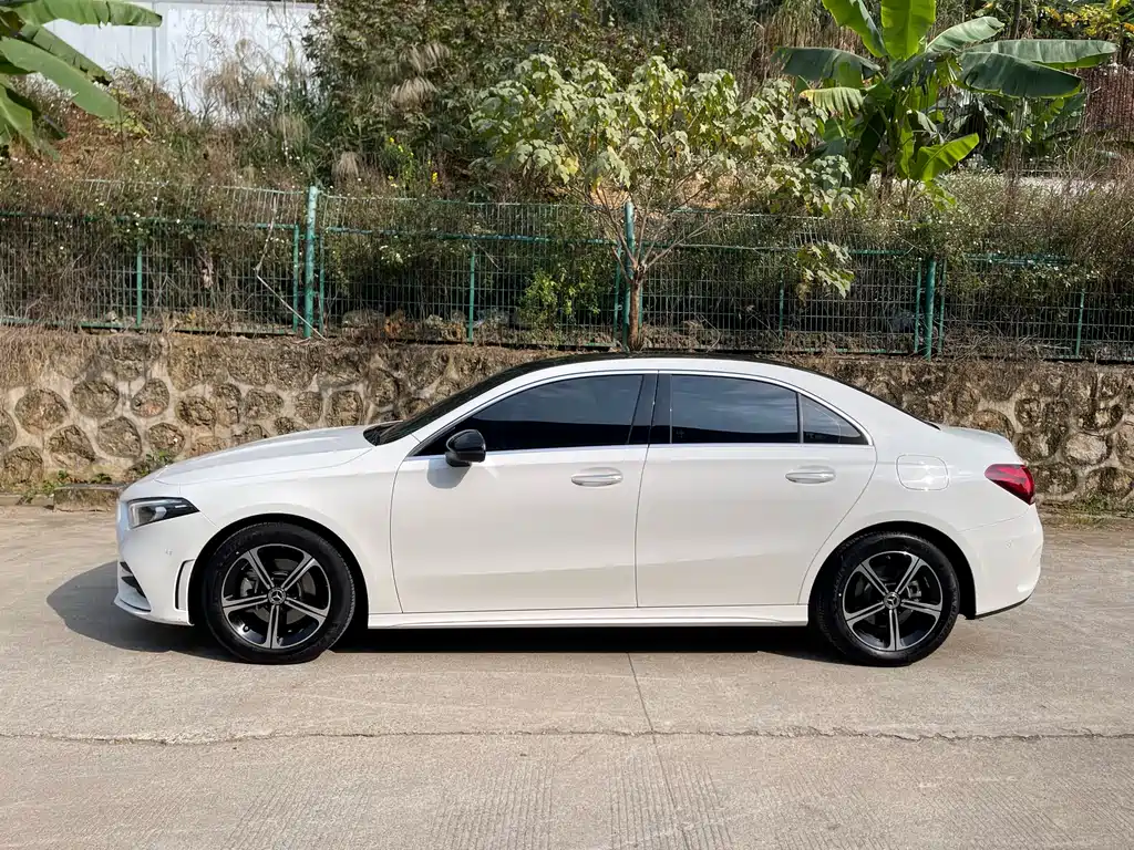 MERCEDES-BENZ A CLASS