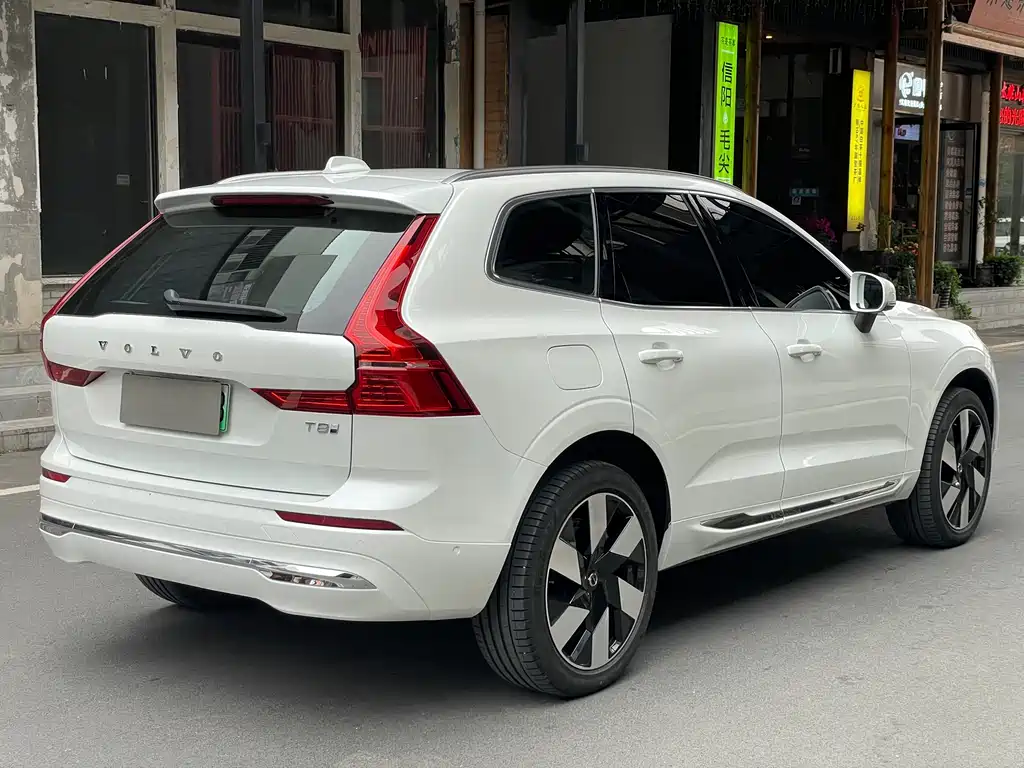 VOLVO XC60 PLUG IN HYBRID