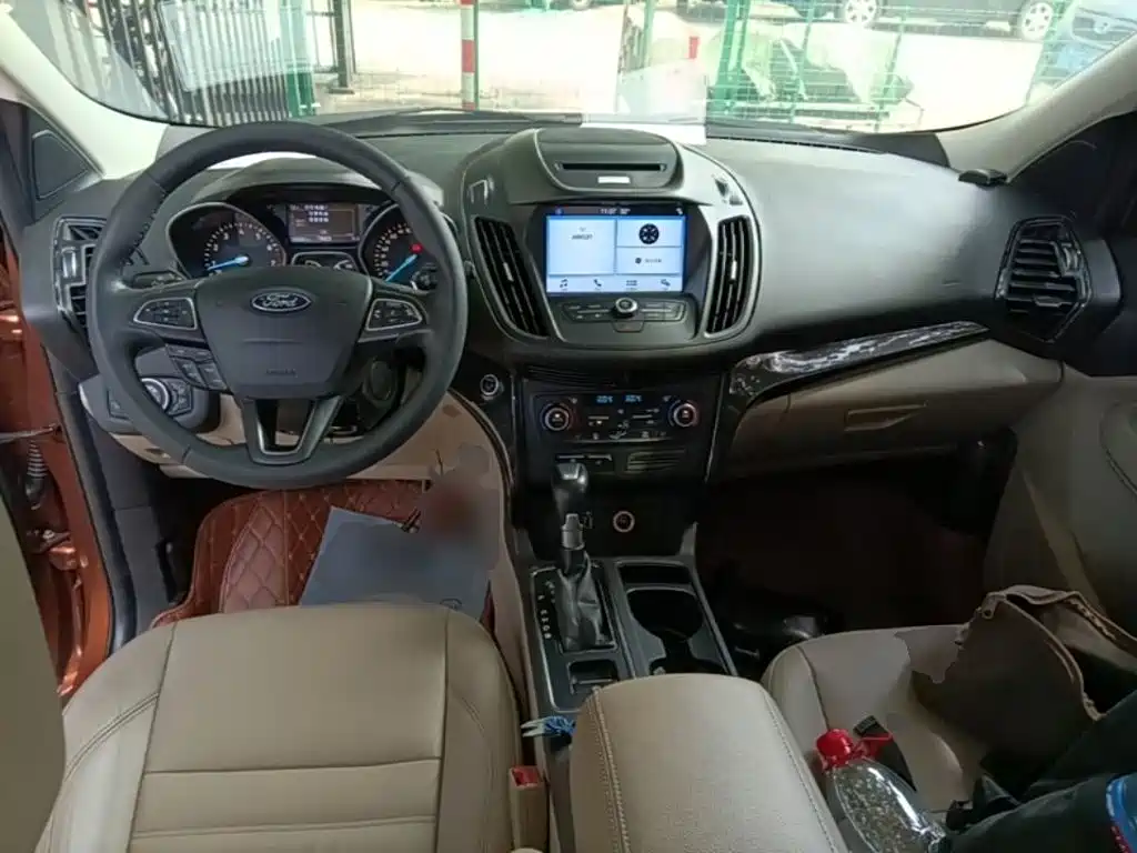 Ford Kuga — миниатюра 10