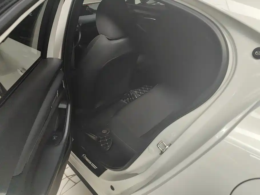 Mazda 3 Axela — миниатюра 11