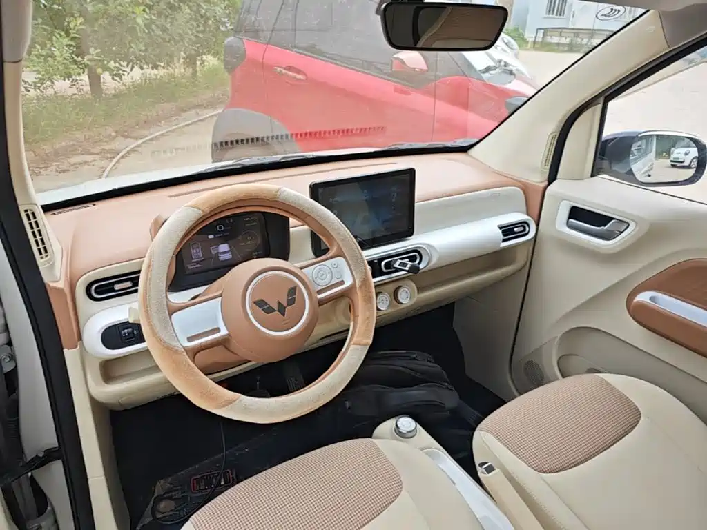 Wuling MINIEV — миниатюра 10