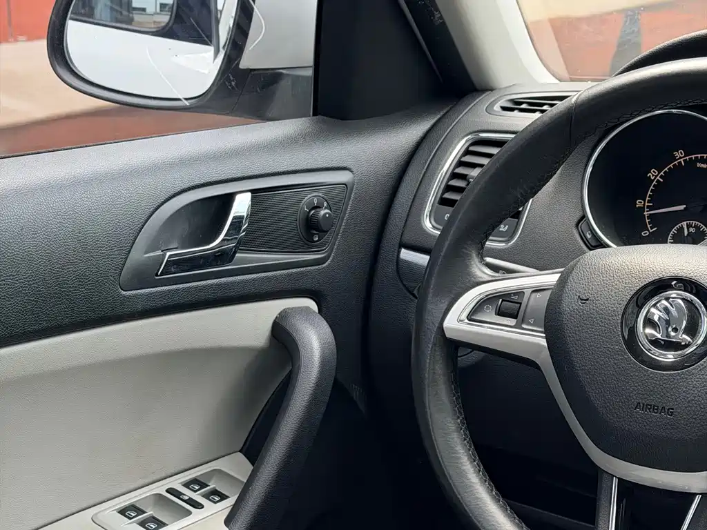 Skoda Yeti — миниатюра 14
