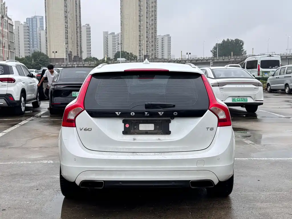Volvo V60 — миниатюра 6