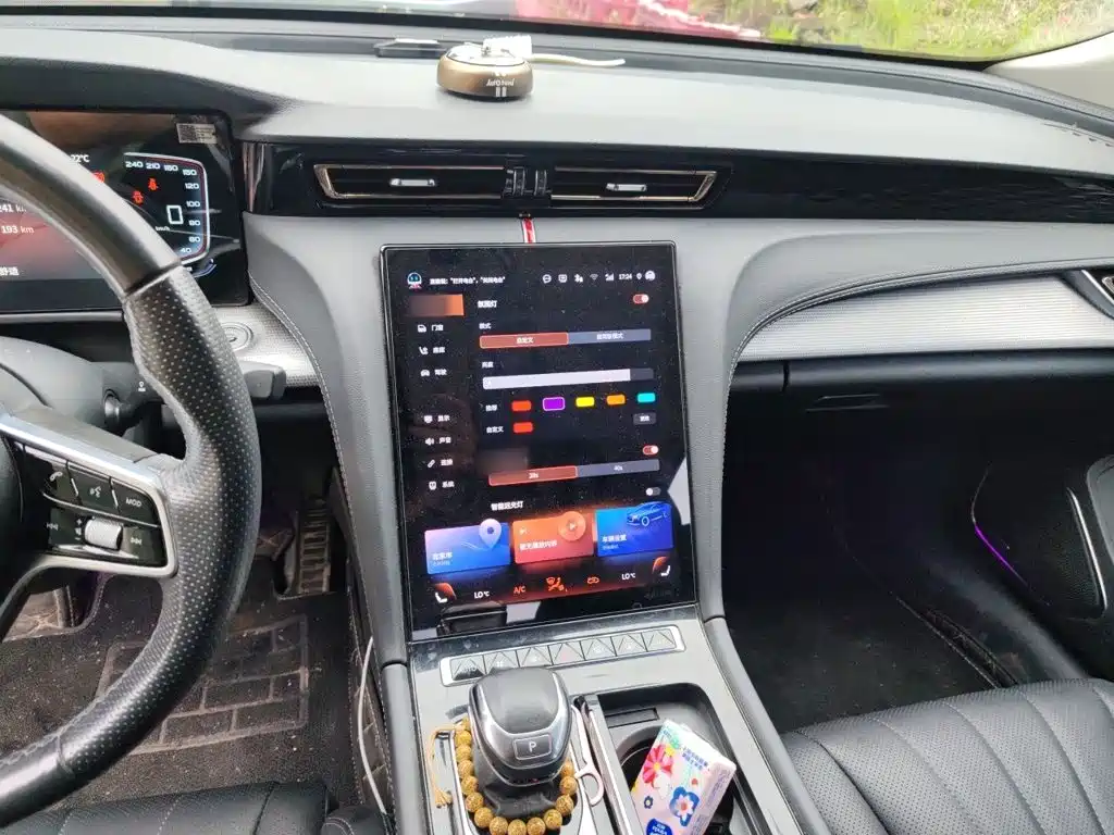 Hongqi Hongqi H5 — миниатюра 6
