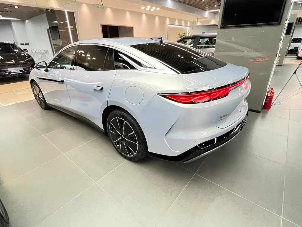 BYD Хань Ли — миниатюра 11