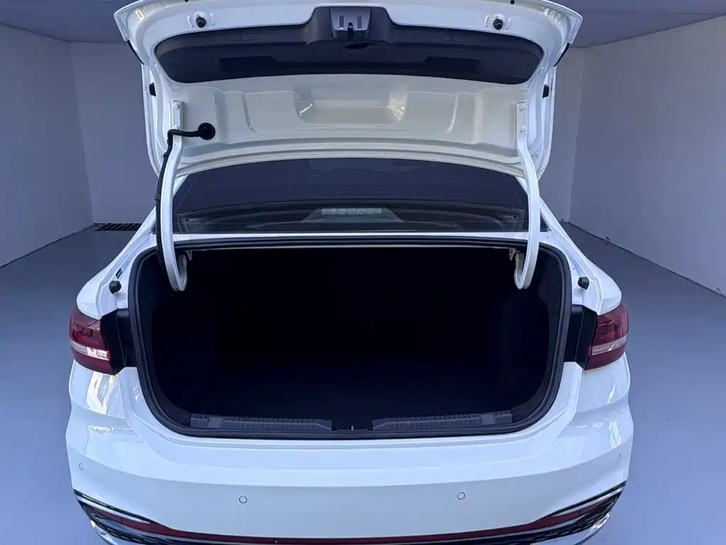Volkswagen Lavida — миниатюра 7