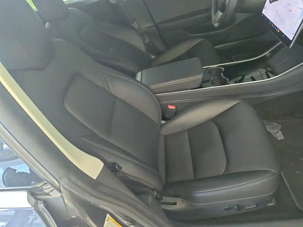 Tesla Model 3 — миниатюра 25