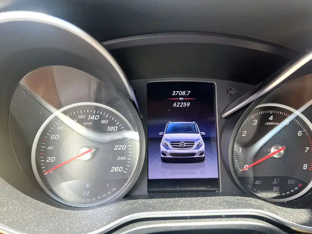 Mercedes-Benz V-Class — миниатюра 7