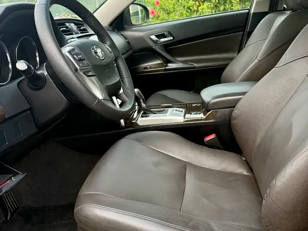 Toyota Reiz — миниатюра 12