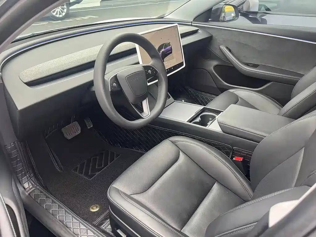 Tesla Model 3 — миниатюра 4