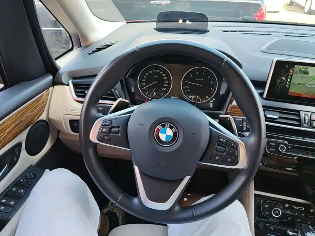 BMW 2 Series Active Tourer — миниатюра 11