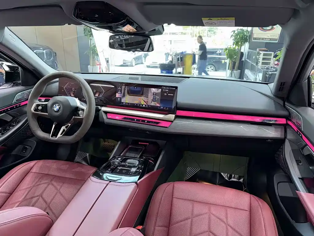 BMW 5 Series — миниатюра 3