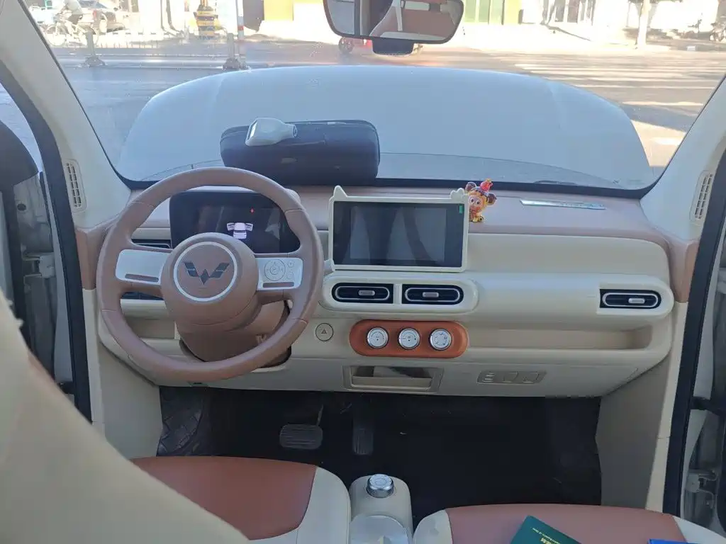 Wuling MINIEV — миниатюра 6