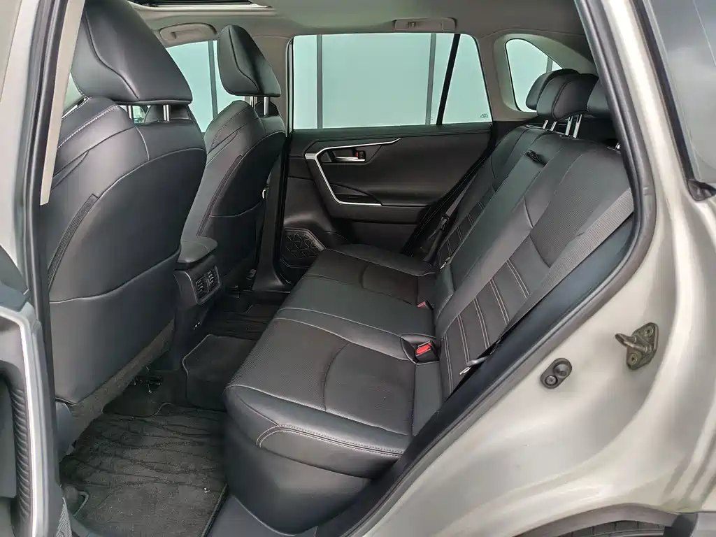 Toyota Wildlander 2022 2.5L E-CVT Luxury