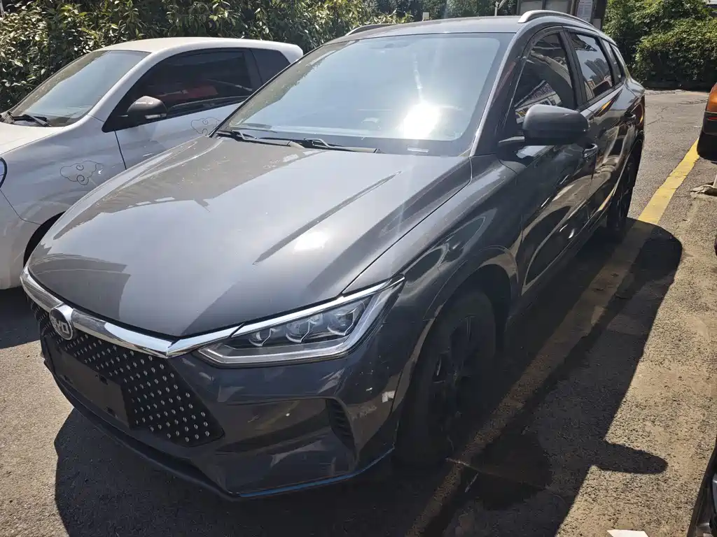 BYD e2