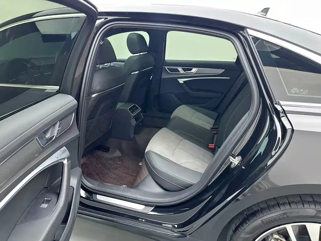 Audi A6L — миниатюра 6