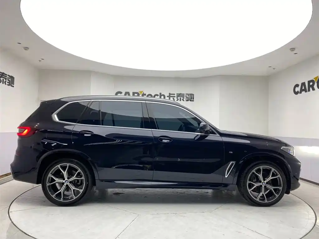 BMW X5 2022 xDrive 40Li M Sport
