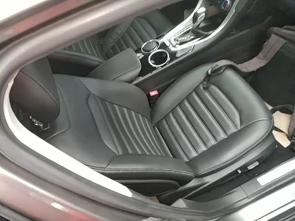 Ford Mondeo — миниатюра 25
