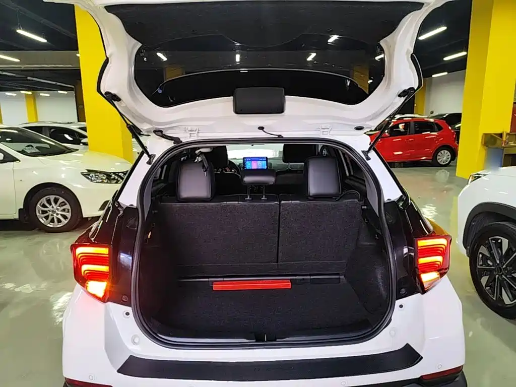 Toyota Yaris L — миниатюра 19